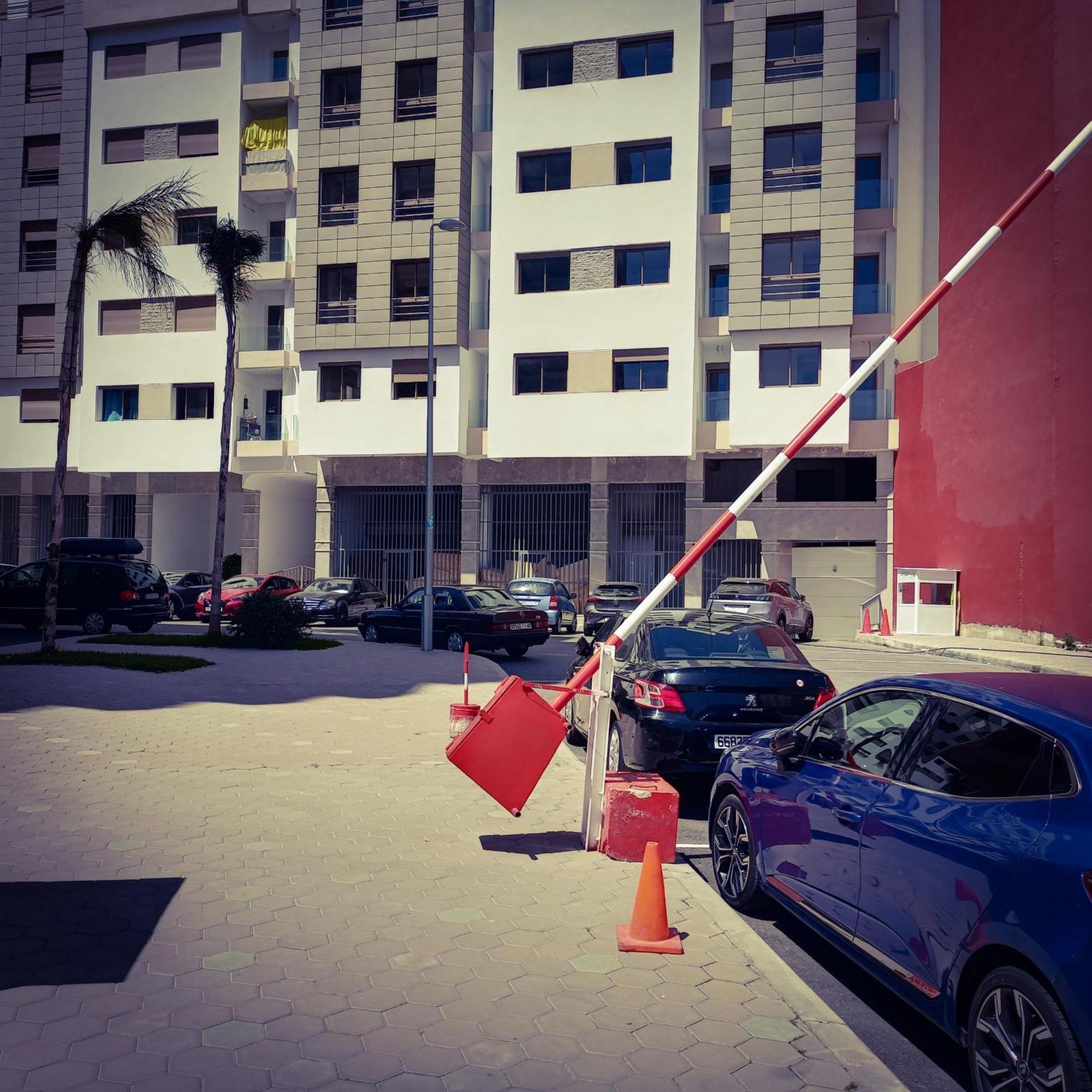 Super Totalement Neuf Et Climatise A Cote Du Centre Commercial Marjane M2 Tangier
